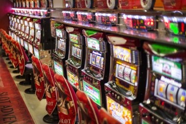 Wolf Gold slot game interface on loketcuan showing reels and paylines